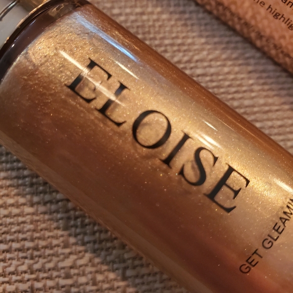 Eloise Makeup Eloise Get Gleaming Body Glow Illuminator In
